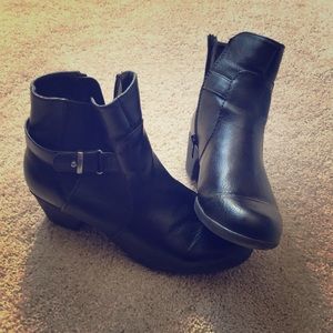 Black ankle booties!!!